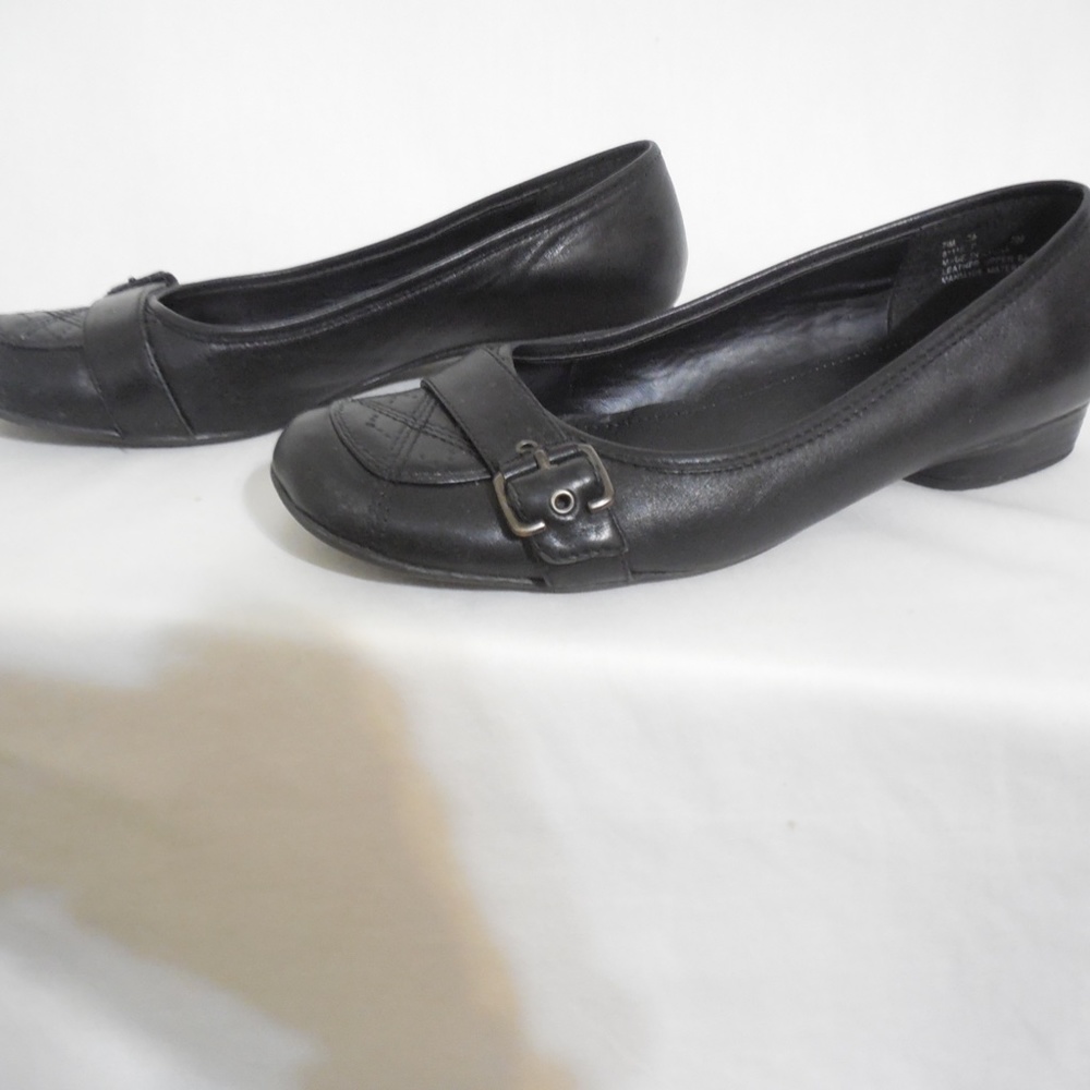 Covington Women's Black Leather Shoes - Picture 9 of 9